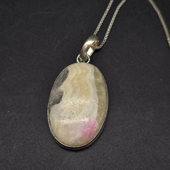Pink Agate Sterling Silver Pendant Necklace 18 Inch Chain - Picture 11 of 11